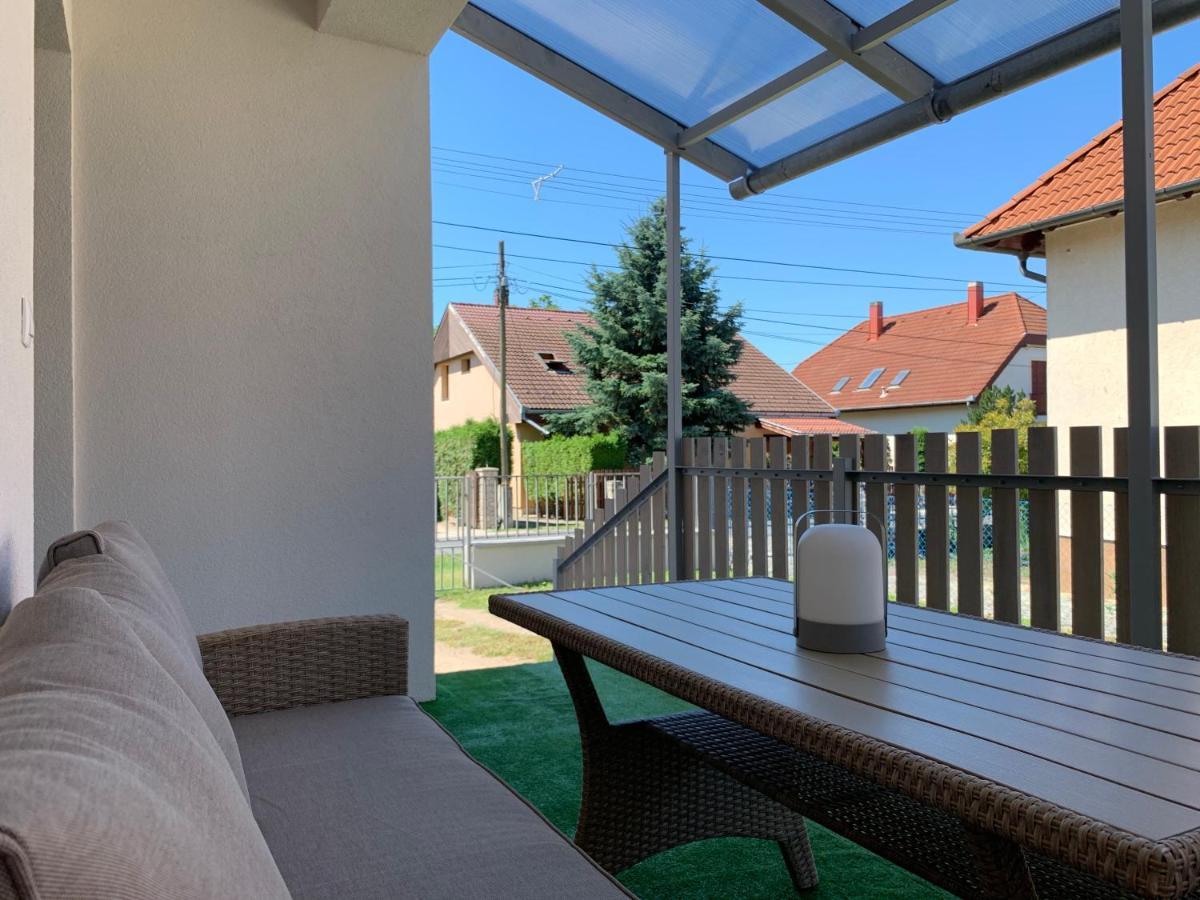 Villa Otthon A Balatonon Vendeghaz Keszthely Exterior foto