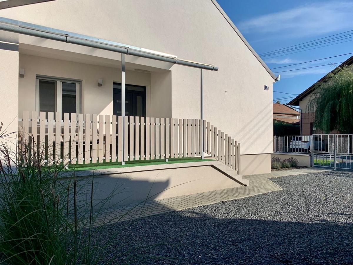Villa Otthon A Balatonon Vendeghaz Keszthely Exterior foto
